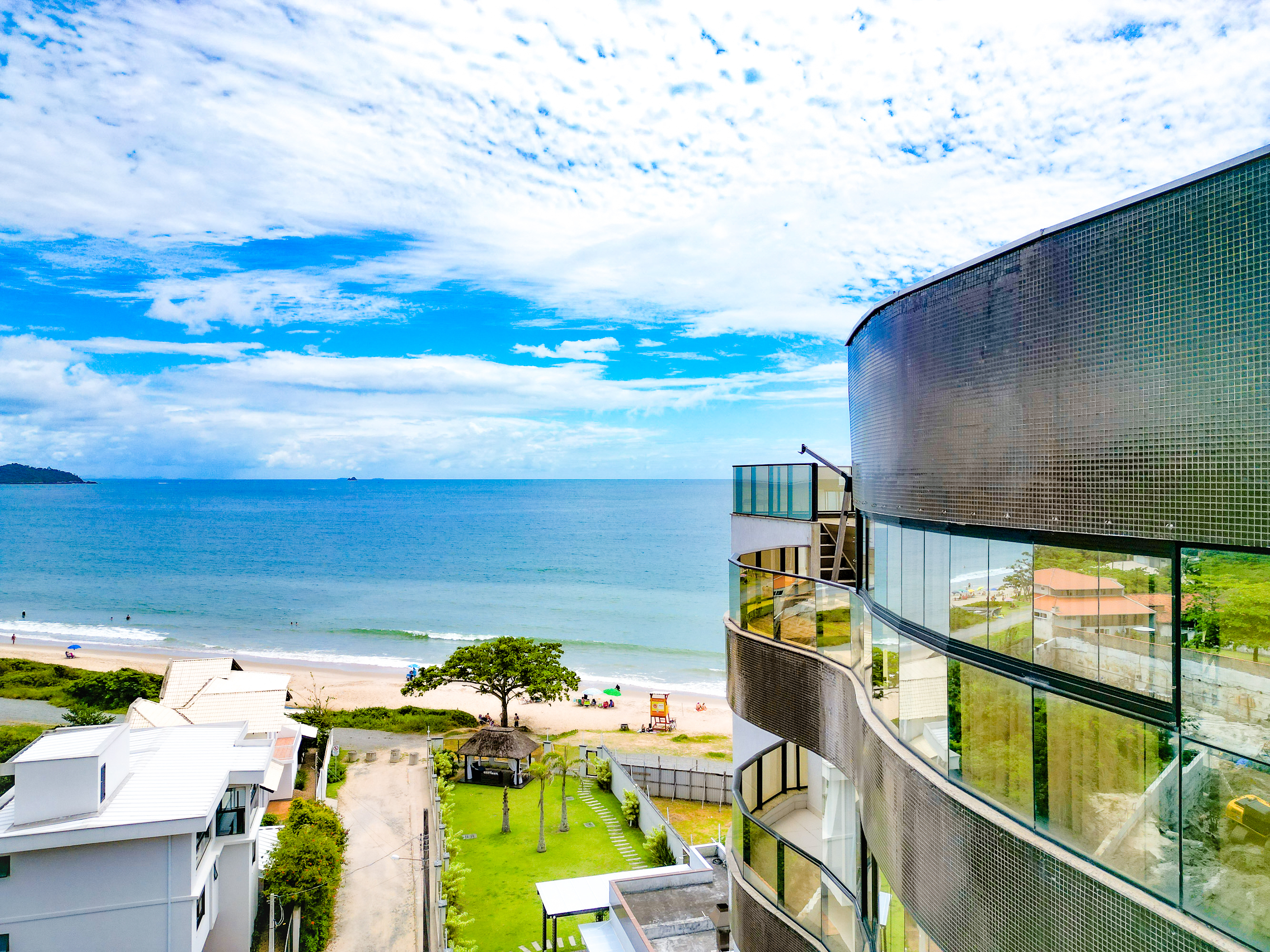 Imagem Cobertura Duplex no Residencial Sunrise em Penha / Alto Padrão - Frente para o mar - Mobiliado - Quadra do Mar