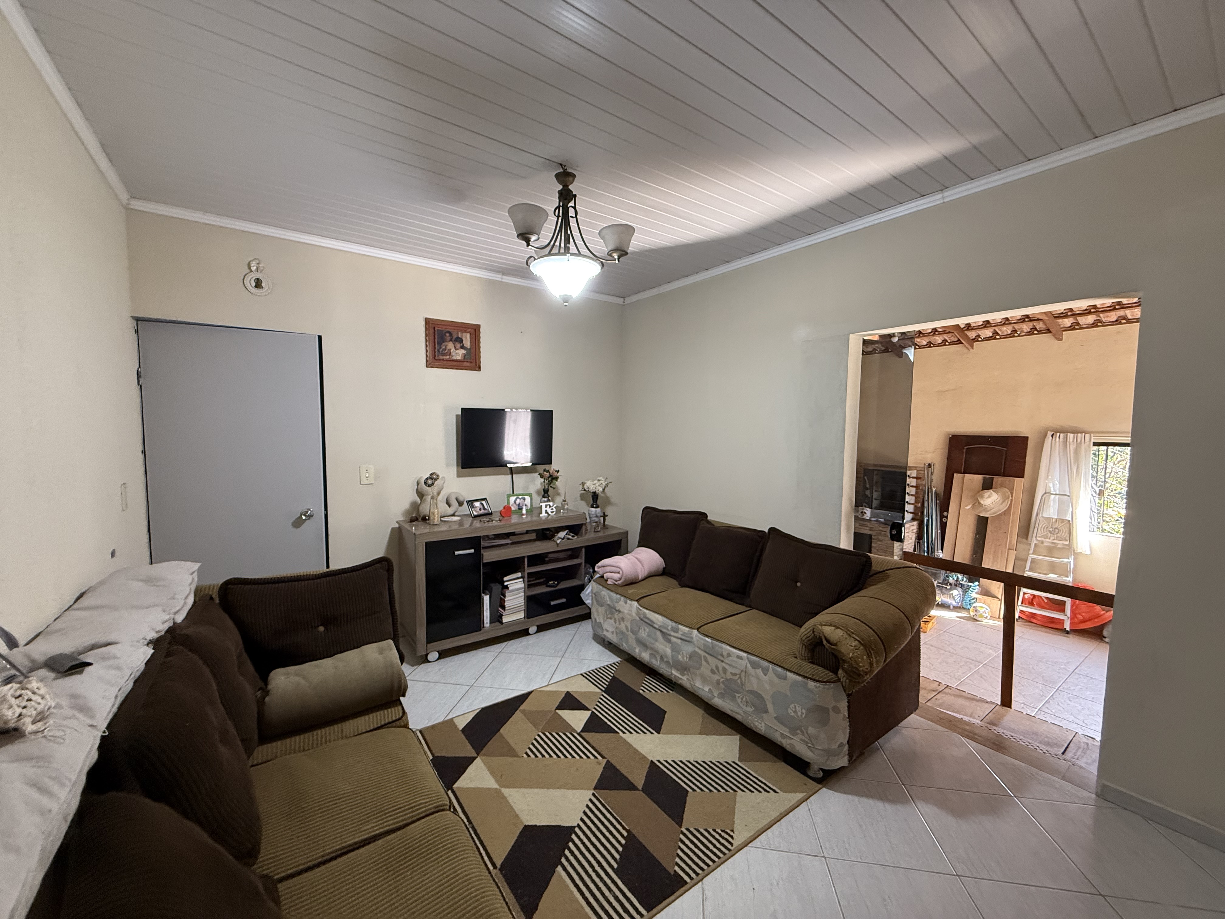 Imagem Casa no bairro Ilha da Figueira com 3 dormitórios e amplo quintal