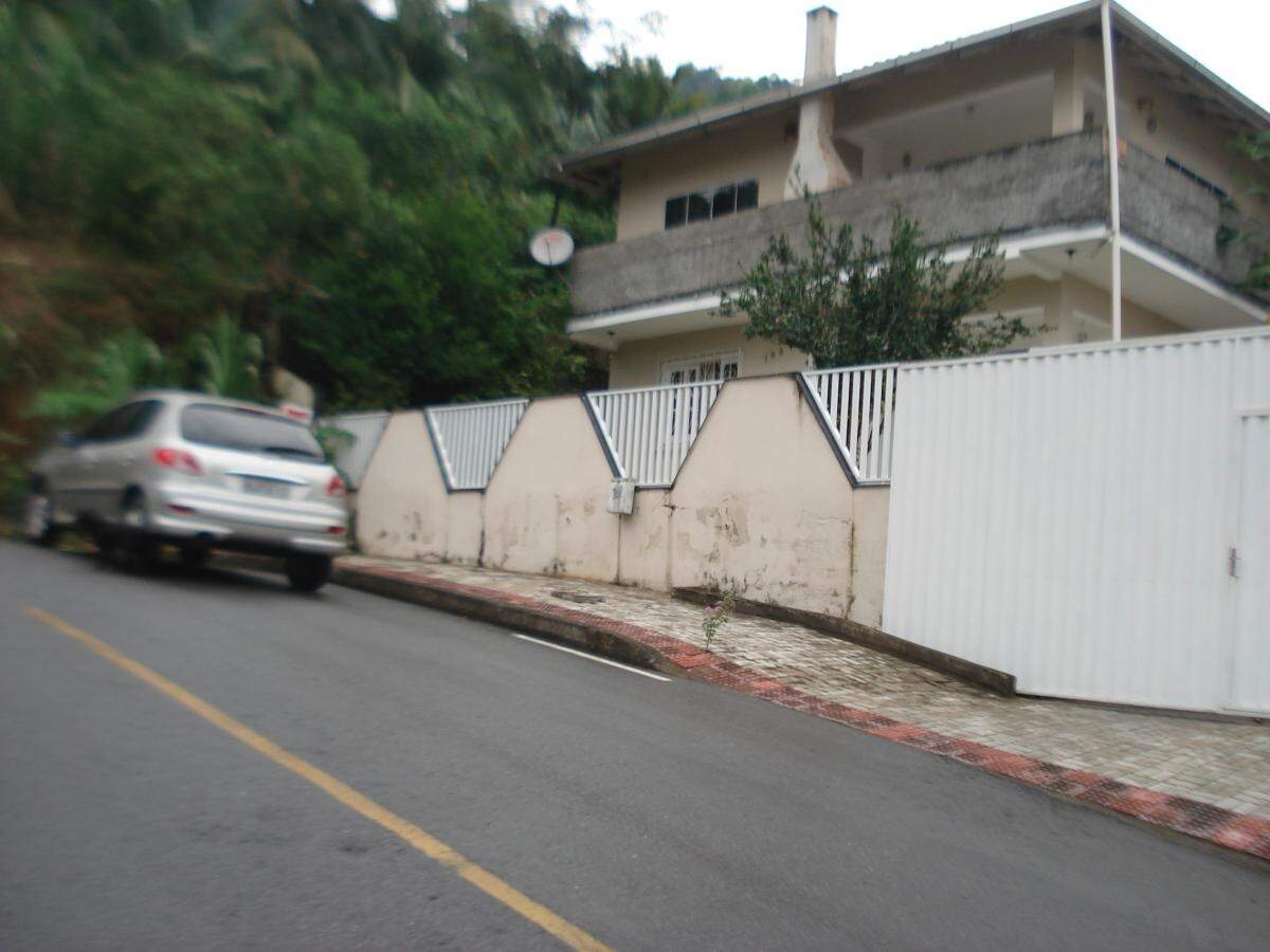 Imagem Casa à venda, 8 quartos, 4 vagas, Barra do Rio Molha - Jaraguá do Sul/SC