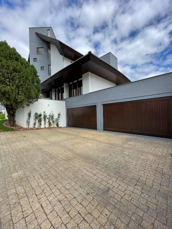 Imagem Casa à venda, 1 quarto, 3 suítes, 4 vagas, Vila Lenzi - Jaraguá do Sul/SC