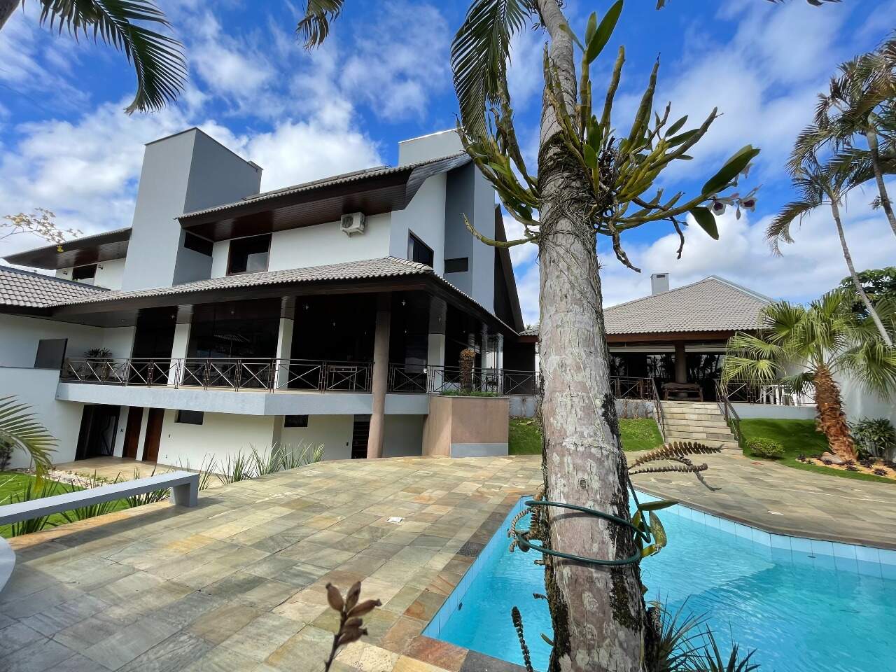 Casa à venda, 1 quarto, 3 suítes, 4 vagas, Vila Lenzi - Jaraguá do Sul/SC