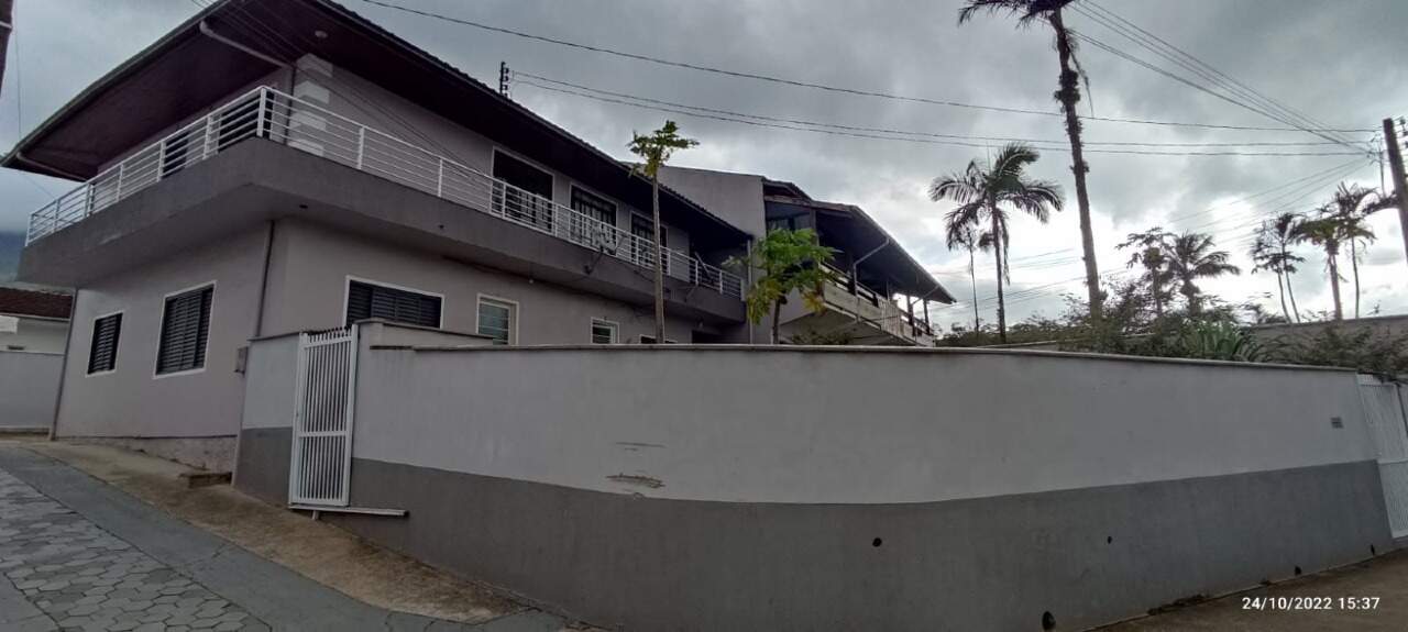 Imagem Prédio Sobrado à venda, 7 quartos, 2 vagas, Ilha da Figueira - Jaraguá do Sul/SC