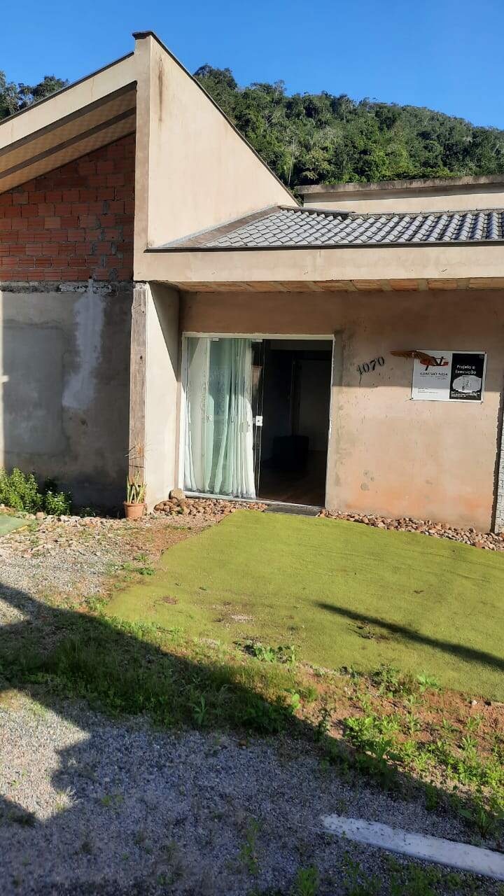 Imagem Casa à venda, 3 quartos, 1 suíte, 2 vagas, Barra do Rio Cerro - Jaraguá do Sul/SC