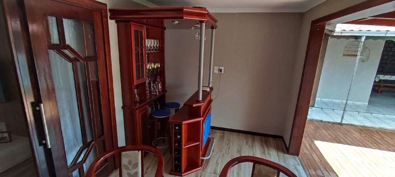 Imagem Casa à venda, 3 quartos, 1 suíte, Jaraguá 99 - Jaraguá do Sul/SC