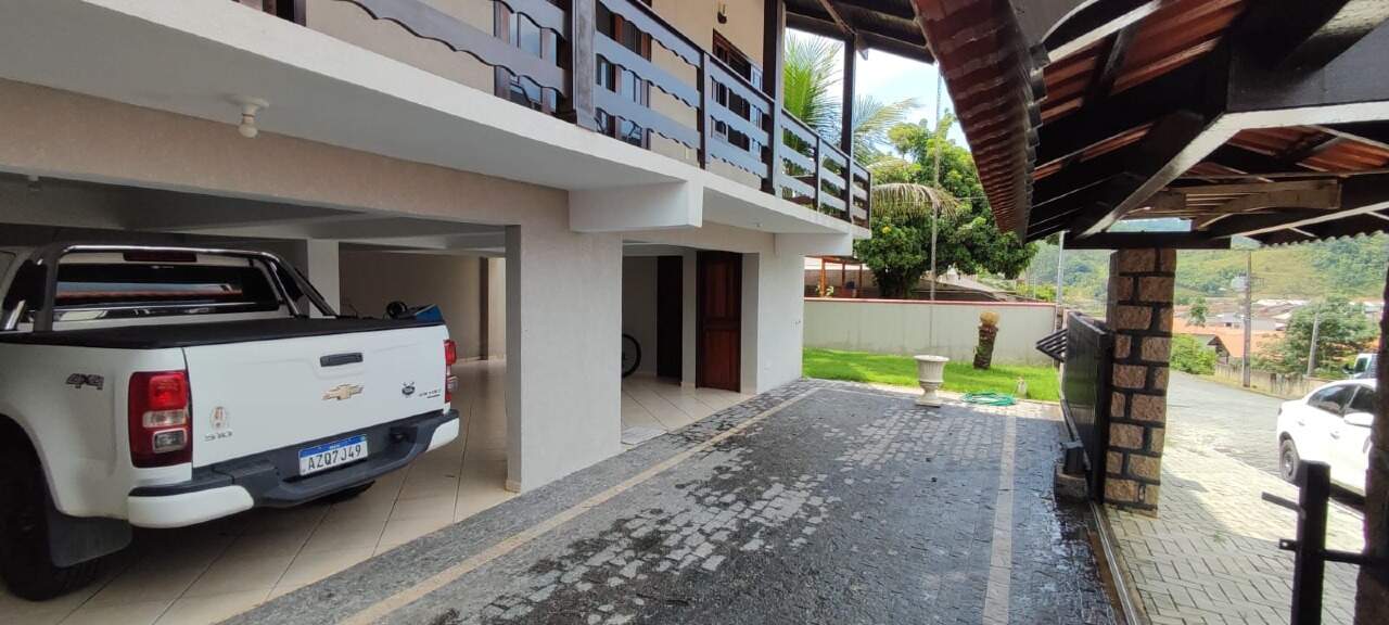 Casa à venda, 3 quartos, 1 suíte, Jaraguá 99 - Jaraguá do Sul/SC