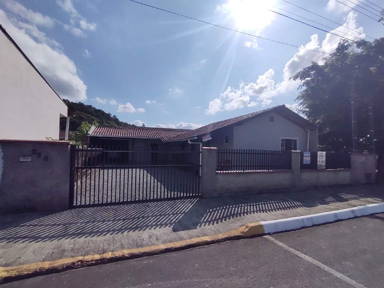 Imagem Casa à Venda na Ilha da Figueira em Guaramirim | 3 Quartos, Área de Festa e Edícula