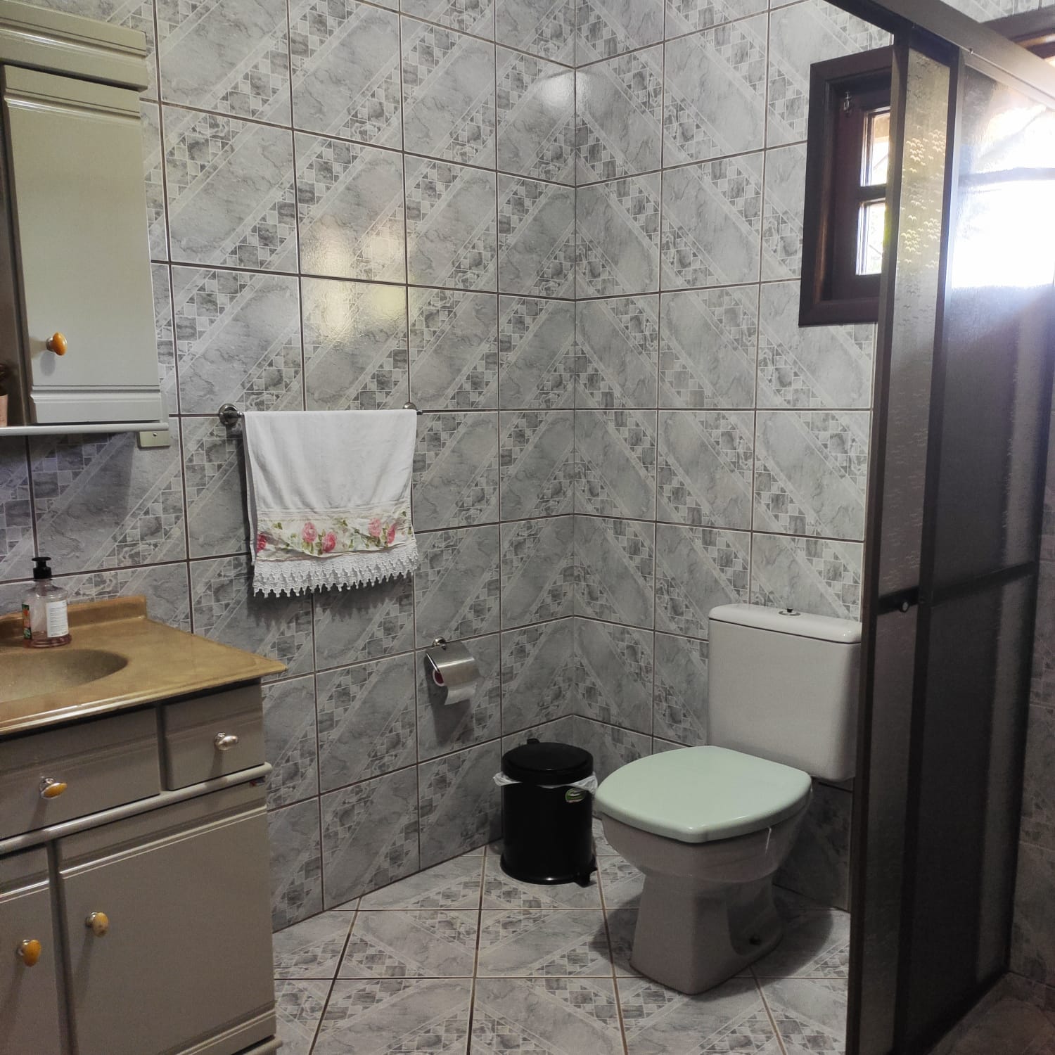 Imagem Casa Estilo Chalé à Venda em Schroeder – 184m² e Terreno de 2.343m²