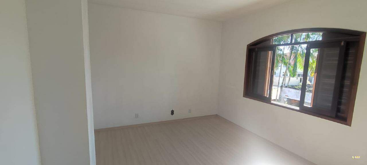 Imagem Casa à venda, 3 quartos, 1 suíte, 5 vagas, Vieira - Jaraguá do Sul/SC