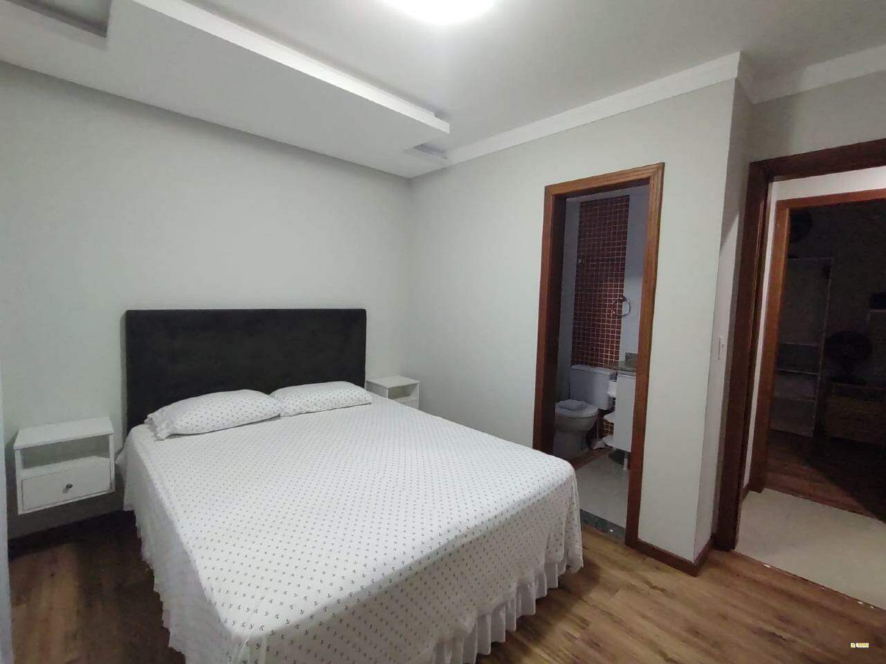 Imagem Apartamento semimobiliado com 3 quartos (1 suíte), 2 vagas de garagem no Baependi - Jaraguá do Sul/SC