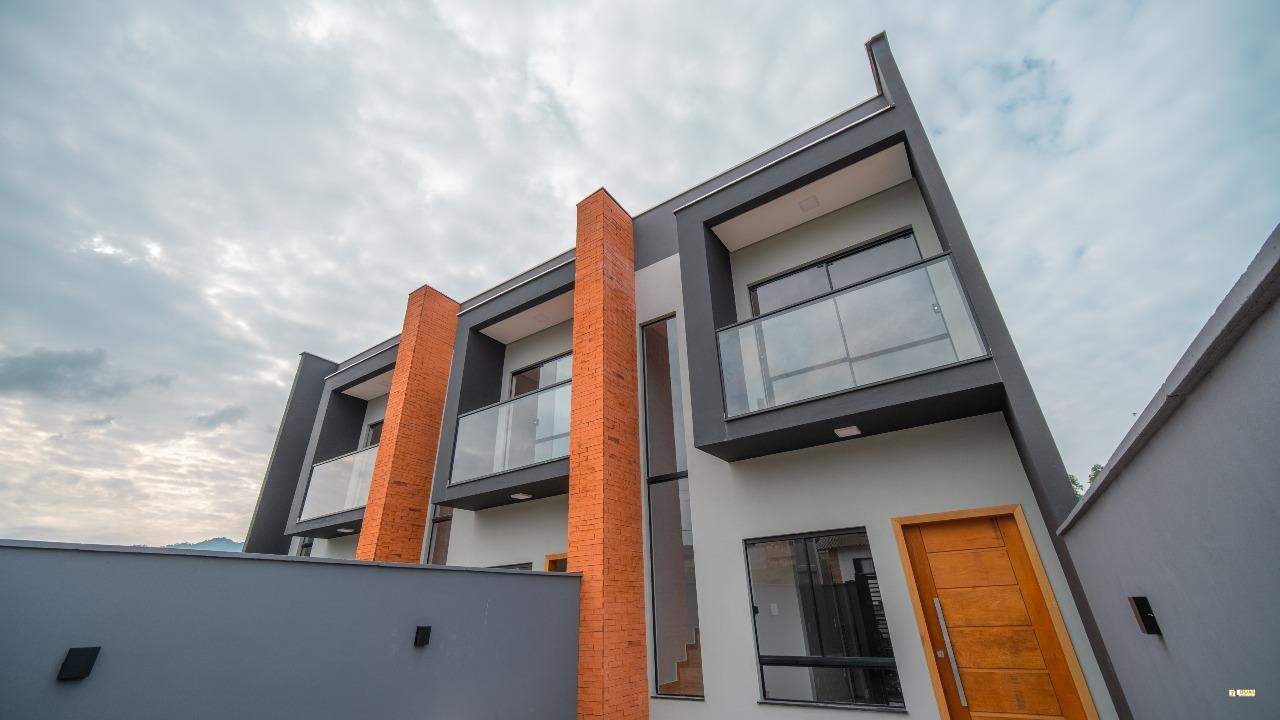 Imagem Geminado sobrado com Suíte + 2 dormitórios à venda no Jaraguá 99 em Jaraguá do Sul.