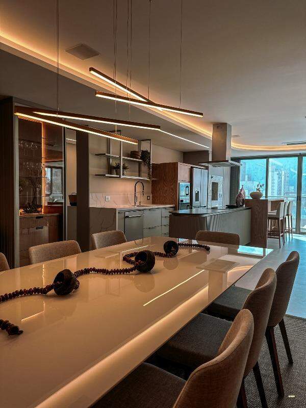 Imagem Apartamento à venda, 1 quarto, 3 suítes, 2 vagas, Centro - Jaraguá do Sul/SC