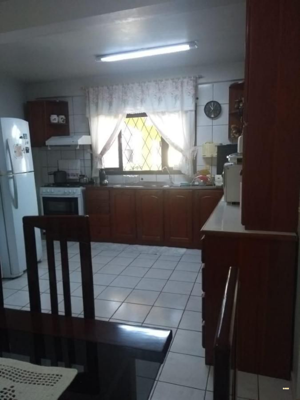 Imagem Casa à venda, 4 quartos, 1 suíte, 5 vagas, Centro - Jaraguá do Sul/SC