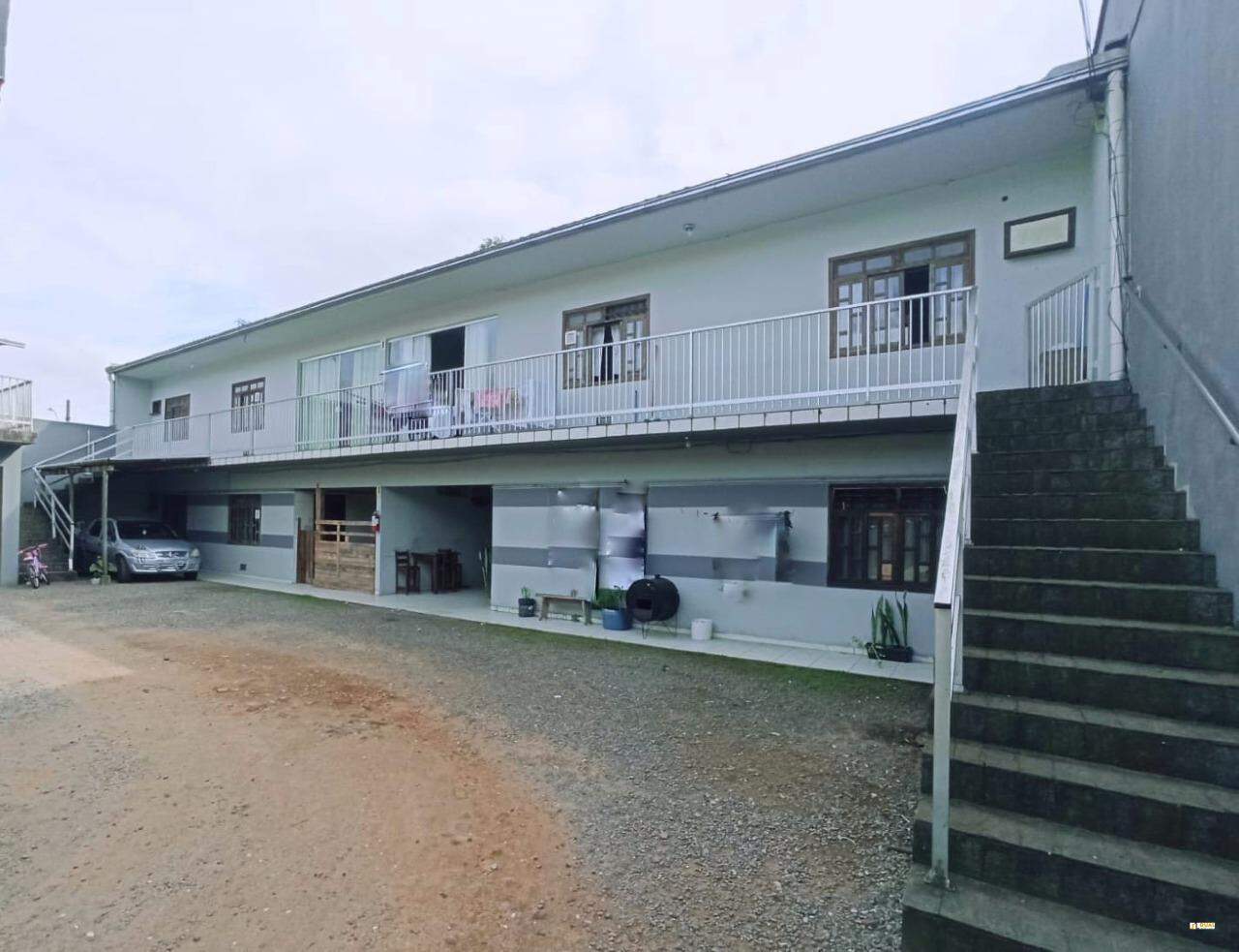 Prédio com 5 apartamentos + sala comercial a venda no bairro Vila Lalau em Jaraguá do Sul