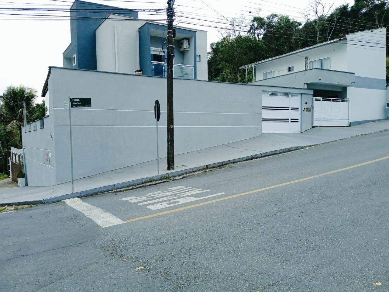 Imagem Dois sobrados no mesmo terreno a venda no bairro Tifa Martins em Jaraguá do Sul