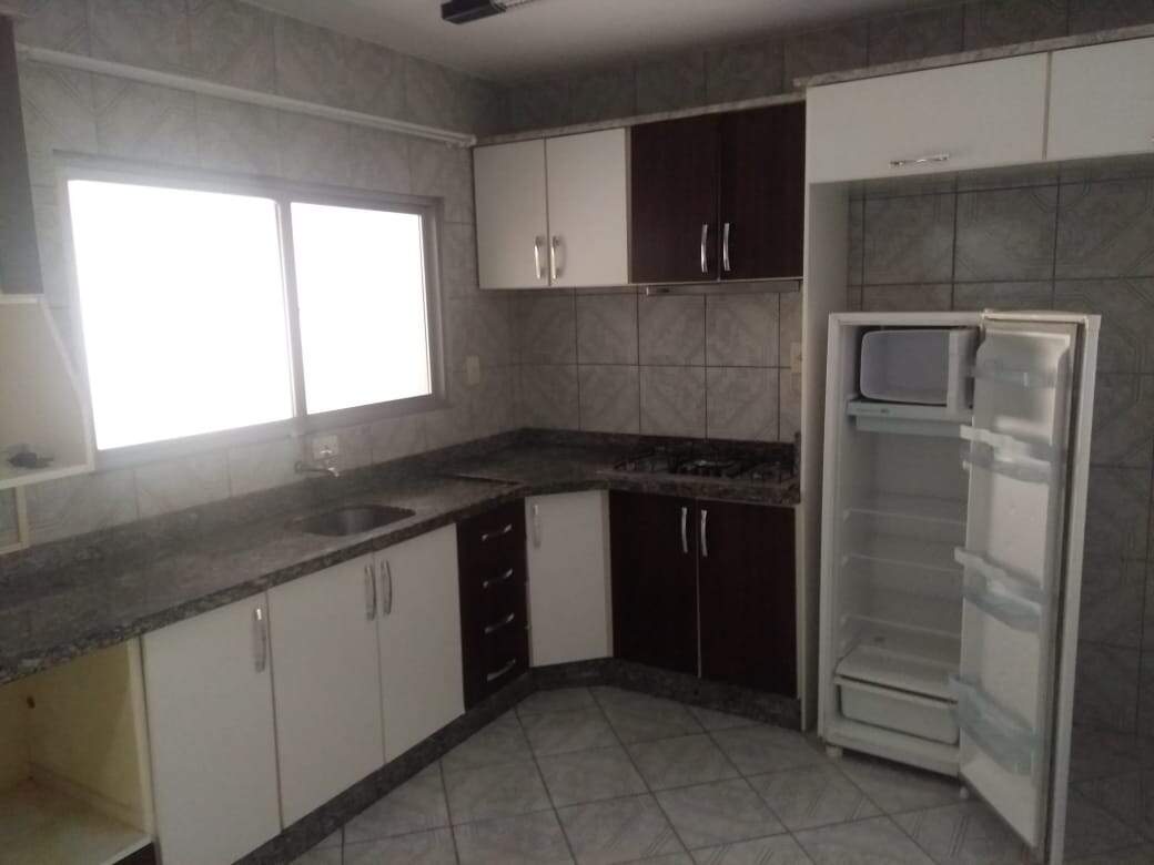Imagem Casa à venda, 2 quartos, 1 suíte, 4 vagas, Centro - Jaraguá do Sul/SC