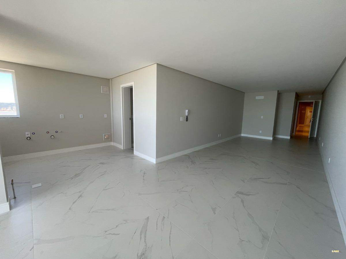 Imagem Apartamento Alto Padrão à Venda em Balneário Piçarras – 3 Suítes e Vista Mar