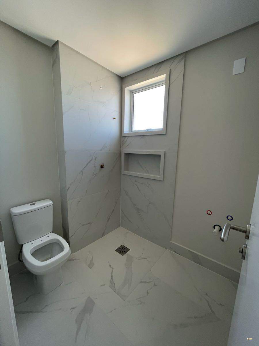 Imagem Apartamento Alto Padrão à Venda em Balneário Piçarras – 3 Suítes e Vista Mar