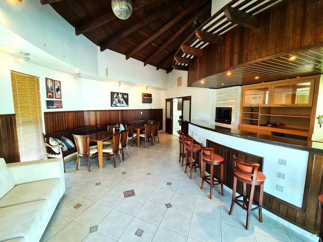 Imagem Casa à venda, 1 quarto, 3 suítes, 3 vagas, Jaraguá Esquerdo - Jaraguá do Sul/SC