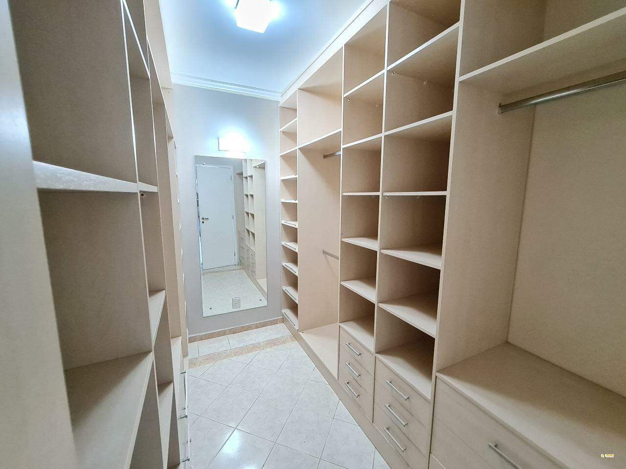 Imagem Casa à venda, 1 quarto, 3 suítes, 3 vagas, Jaraguá Esquerdo - Jaraguá do Sul/SC