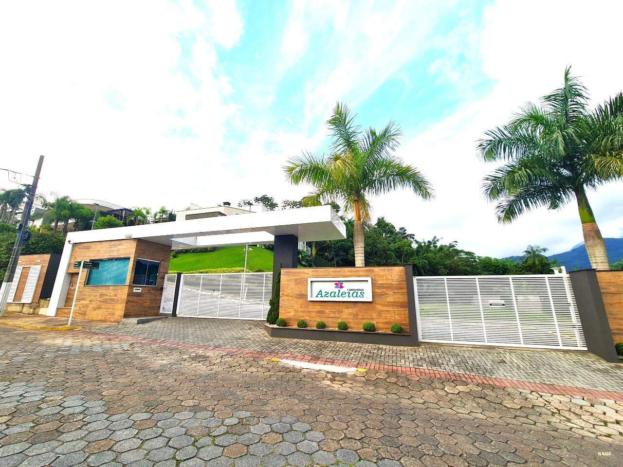 Imagem Casa à venda, 1 quarto, 3 suítes, 3 vagas, Jaraguá Esquerdo - Jaraguá do Sul/SC