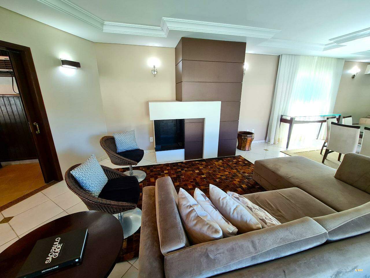 Imagem Casa à venda, 1 quarto, 3 suítes, 3 vagas, Jaraguá Esquerdo - Jaraguá do Sul/SC