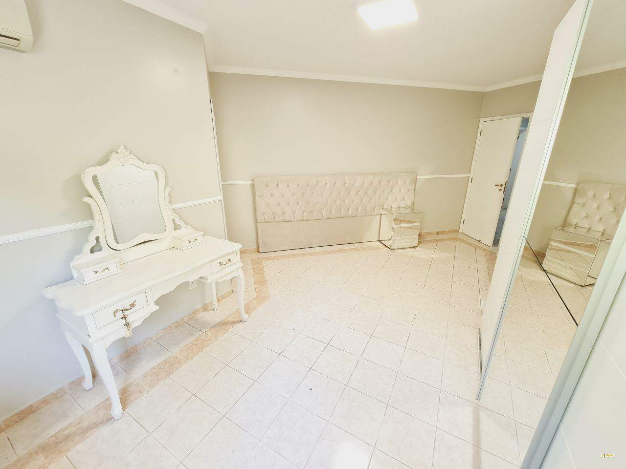 Imagem Casa à venda, 1 quarto, 3 suítes, 3 vagas, Jaraguá Esquerdo - Jaraguá do Sul/SC