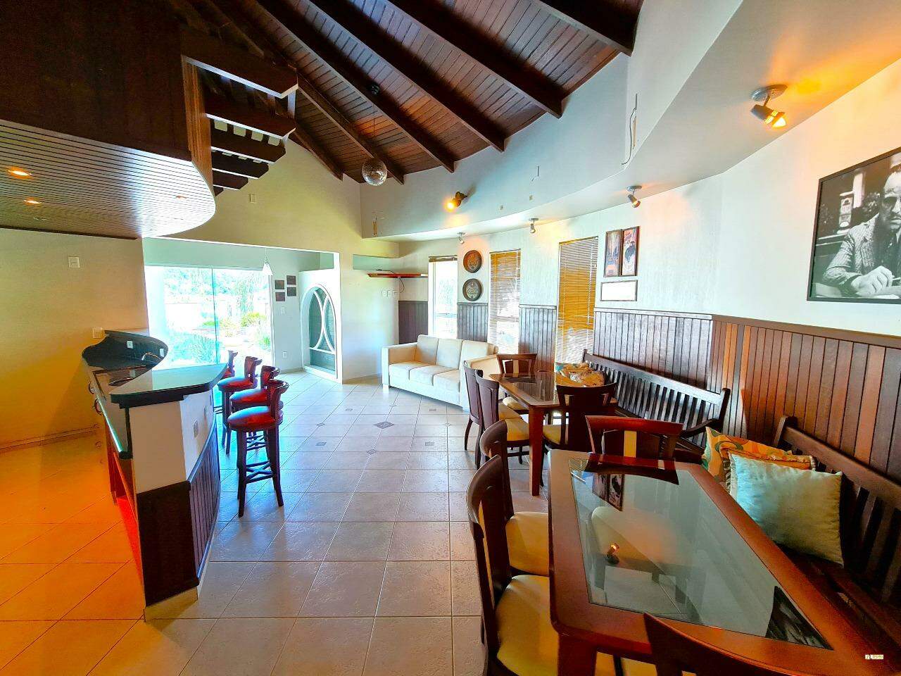 Imagem Casa à venda, 1 quarto, 3 suítes, 3 vagas, Jaraguá Esquerdo - Jaraguá do Sul/SC