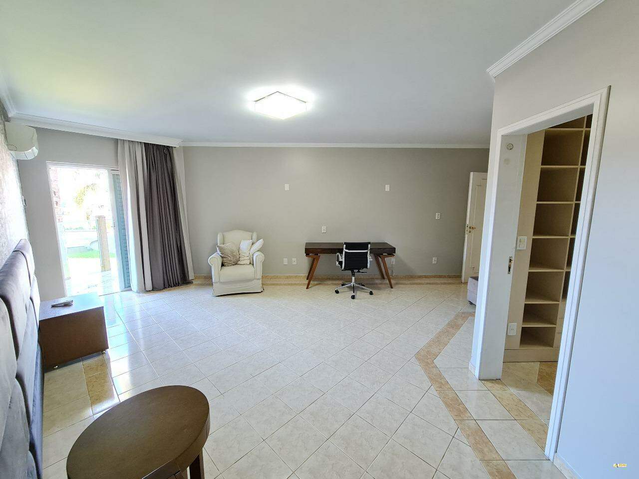 Imagem Casa à venda, 1 quarto, 3 suítes, 3 vagas, Jaraguá Esquerdo - Jaraguá do Sul/SC