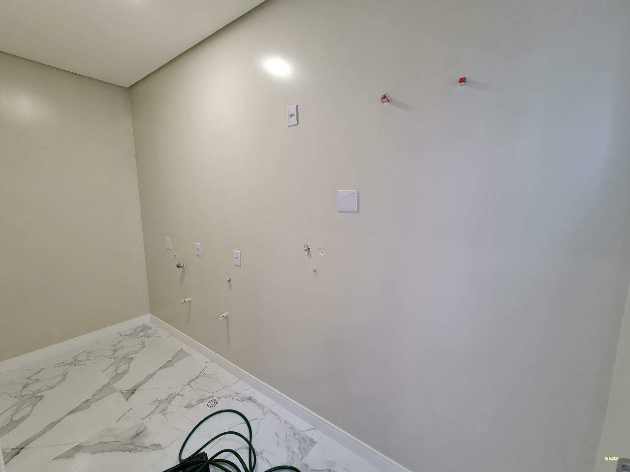 Imagem Casa à Venda na Barra do Rio Cerro | 3 Suítes, Piscina e Alto Padrão de Acabamento