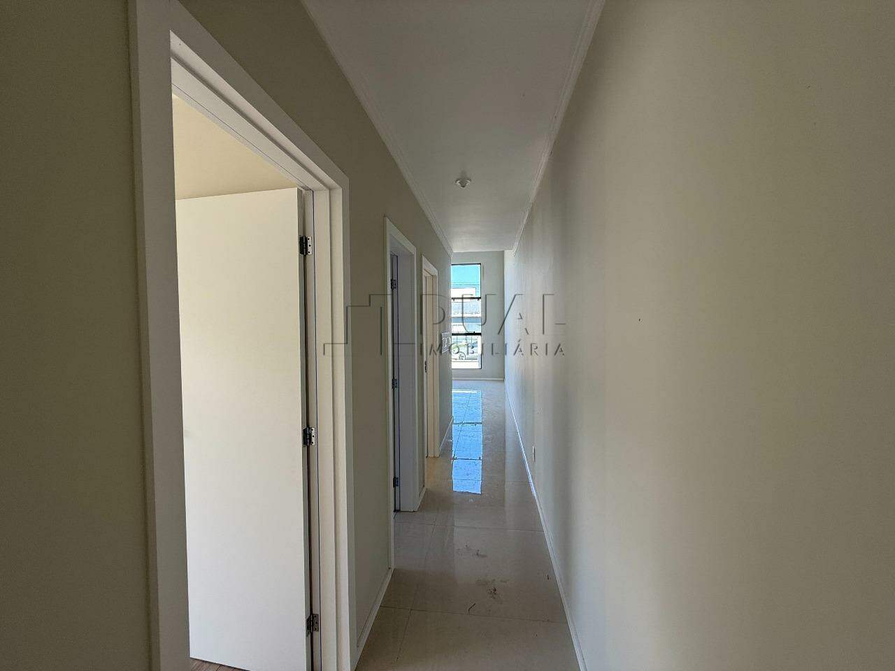 Imagem Moderna e Pronta para Morar: Casa Geminada com 3 Dormitórios e Churrasqueira