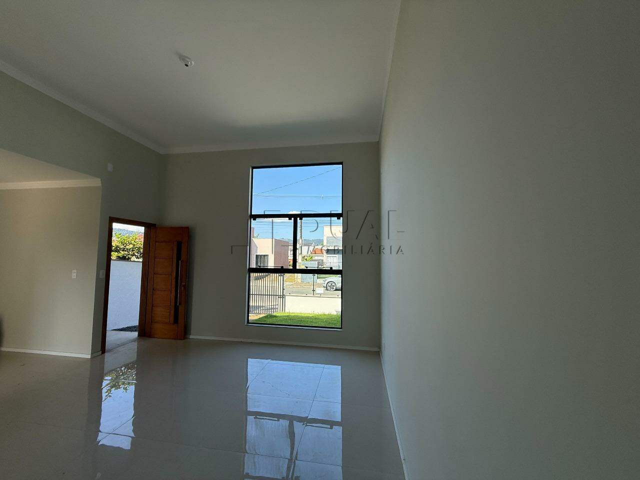 Imagem Moderna e Pronta para Morar: Casa Geminada com 3 Dormitórios e Churrasqueira