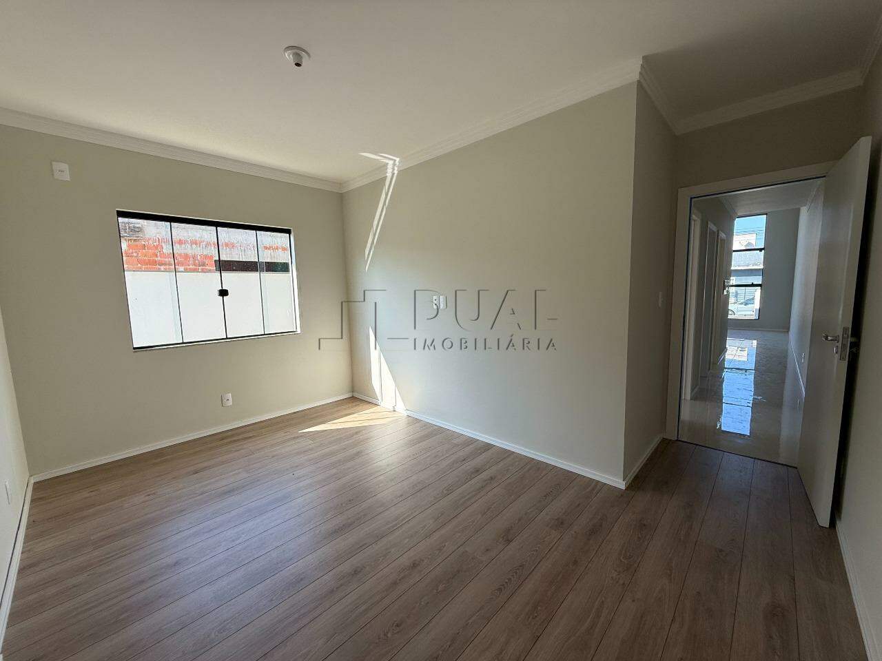 Imagem Moderna e Pronta para Morar: Casa Geminada com 3 Dormitórios e Churrasqueira