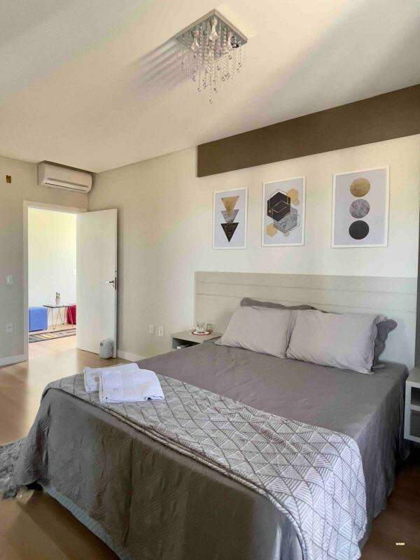 Imagem Casa à venda, 2 quartos, 2 suítes, 3 vagas, Nossa Senhora Da Paz - Balneário Piçarras/SC