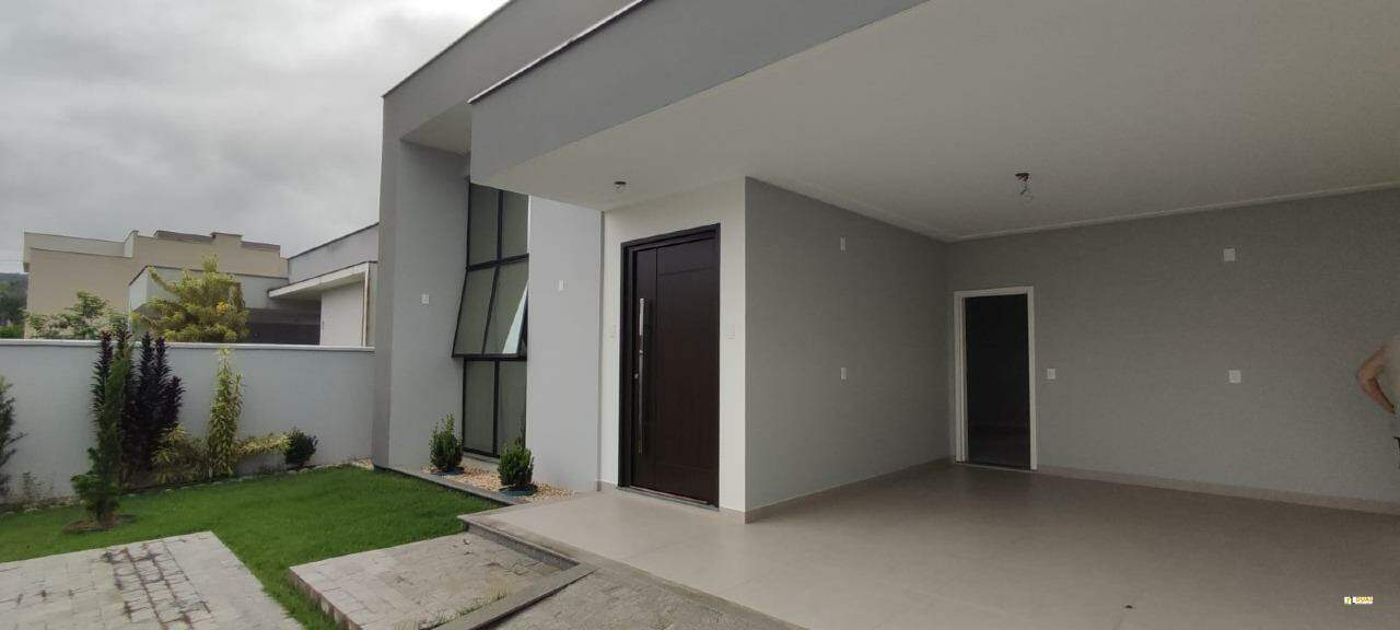 Imagem Casa Térrea Moderna com 3 Dormitórios, Amplo Jardim e Área de Lazer – Bairro em Valorização