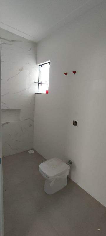 Imagem Casa Térrea Moderna com 3 Dormitórios, Amplo Jardim e Área de Lazer – Bairro em Valorização