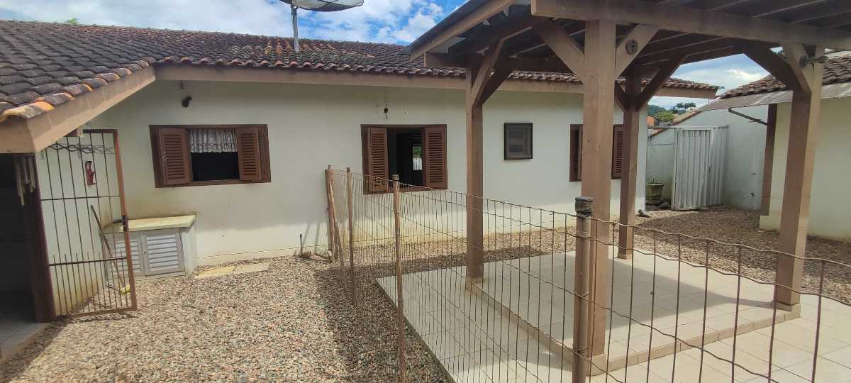 Imagem Casa à venda, 3 quartos, 1 suíte, 3 vagas, Rau - Jaraguá do Sul/SC