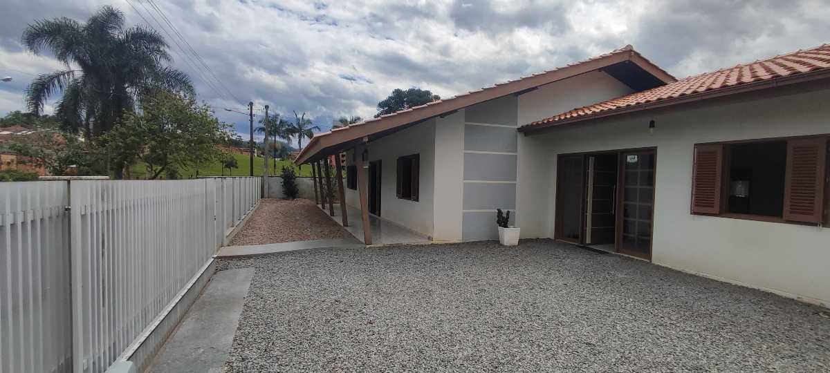 Imagem Casa à venda, 3 quartos, 1 suíte, 3 vagas, Rau - Jaraguá do Sul/SC