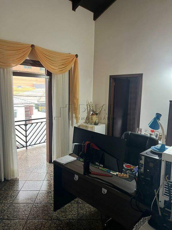 Imagem Casa residencial com potencial comercial com 270 m² semi mobiliado à venda no bairro Centro de Jaraguá do Sul 