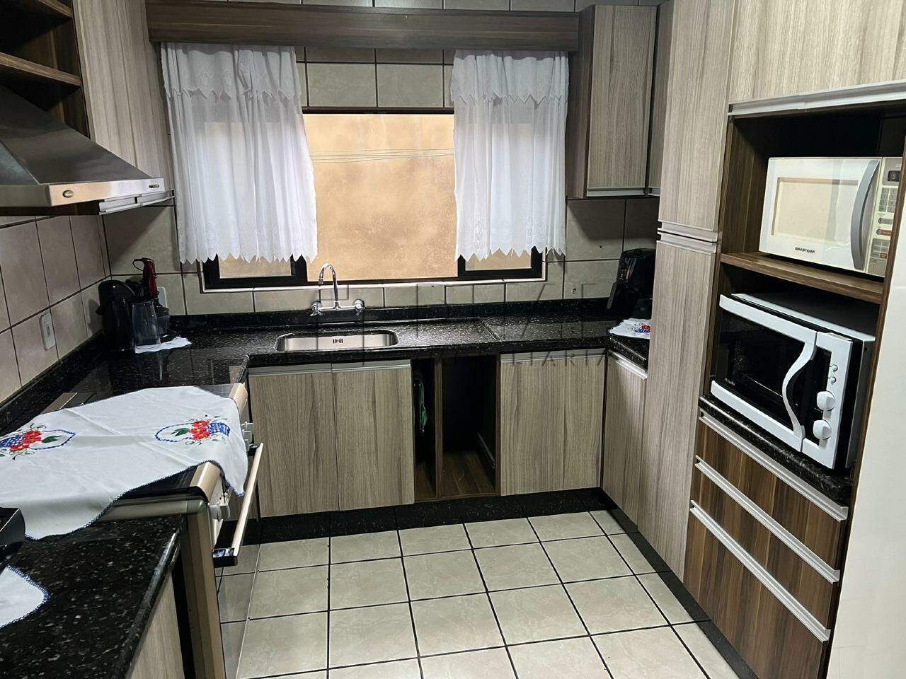 Imagem Casa residencial com potencial comercial com 270 m² semi mobiliado à venda no bairro Centro de Jaraguá do Sul 