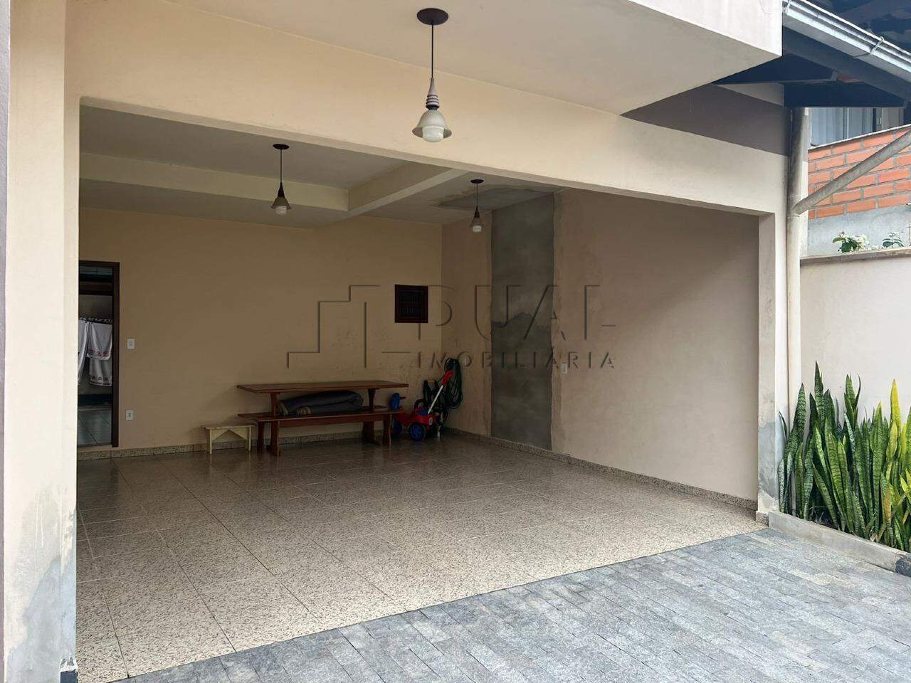 Imagem Casa residencial com potencial comercial com 270 m² semi mobiliado à venda no bairro Centro de Jaraguá do Sul 