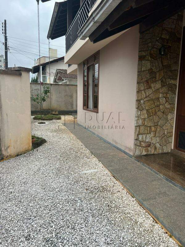 Imagem Casa residencial com potencial comercial com 270 m² semi mobiliado à venda no bairro Centro de Jaraguá do Sul 