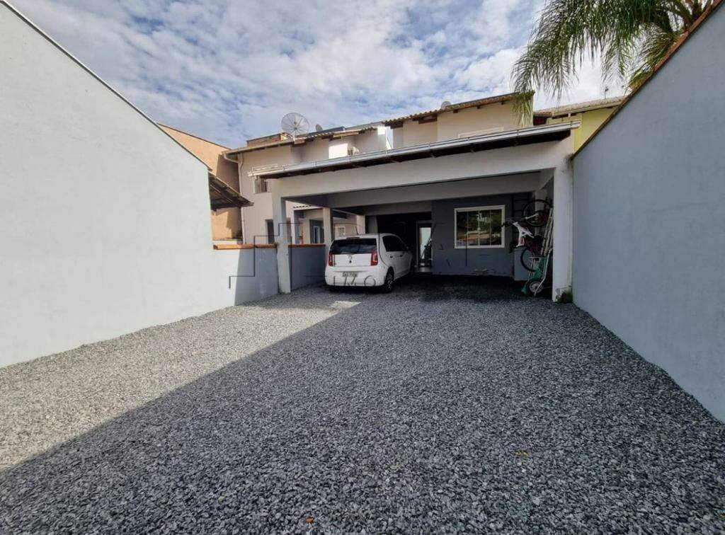 Imagem Geminado com 122,70m² à venda no bairro Amizade.