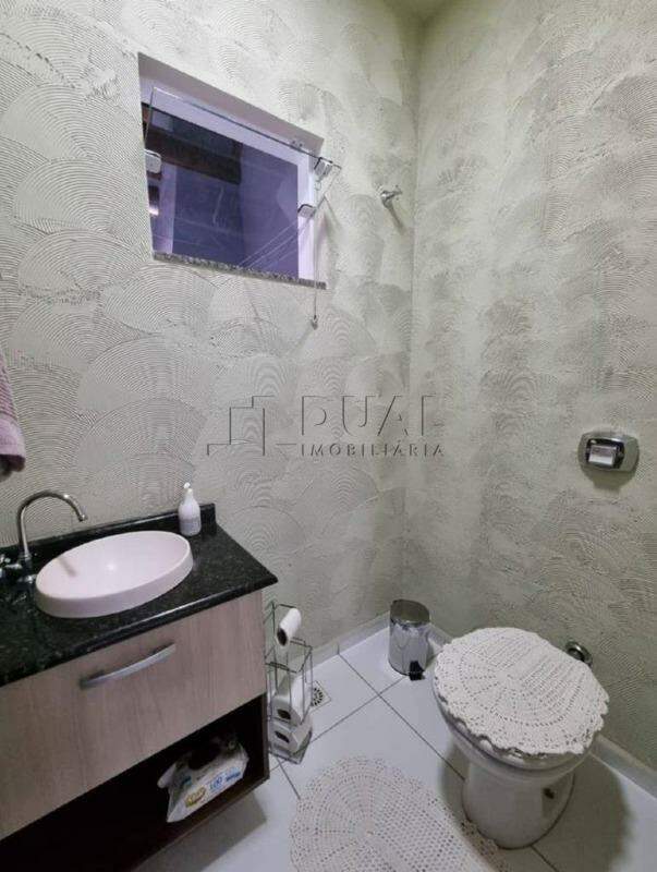 Imagem Geminado com 122,70m² à venda no bairro Amizade.