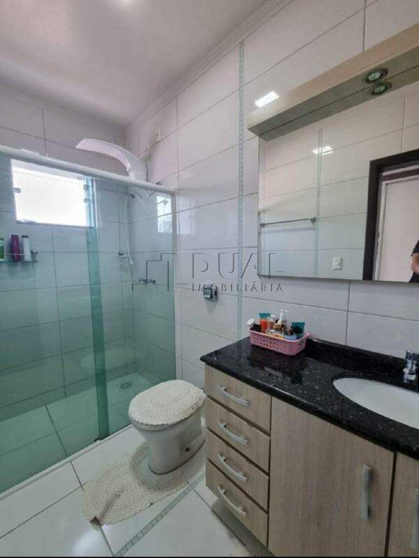 Imagem Geminado com 122,70m² à venda no bairro Amizade.