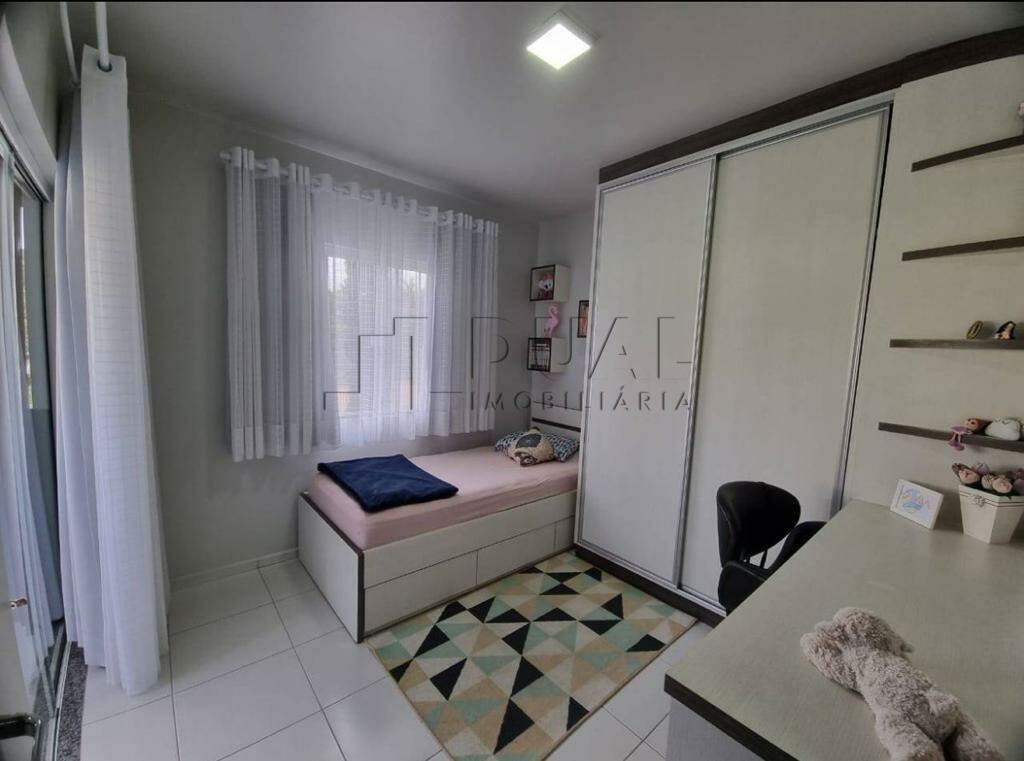 Imagem Geminado com 122,70m² à venda no bairro Amizade.