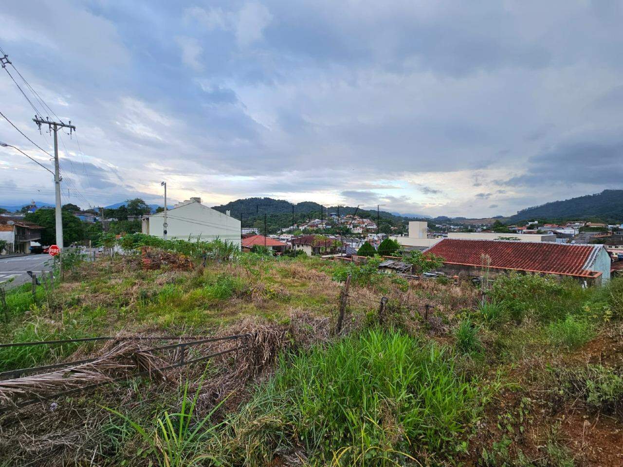 Imagem  Terreno de esquina com quase 600 m² no bairro Rau em Jaraguá do Sul