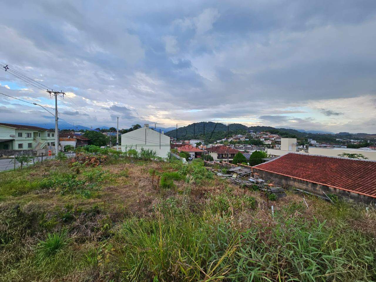Imagem principal  Terreno de esquina com quase 600 m² no bairro Rau em Jaraguá do Sul