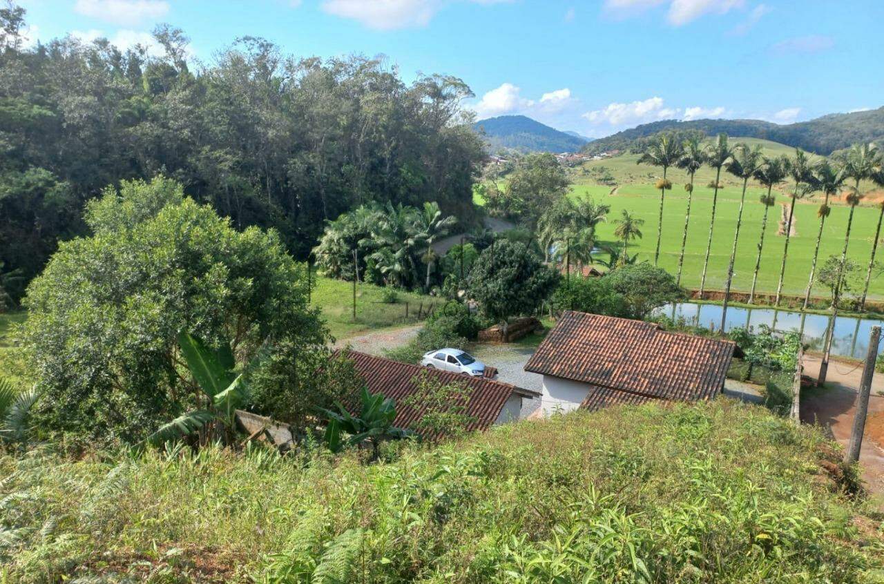 Imagem Casa com terreno de 6 mil m² + terreno ao lado de 5 mil m² a Venda em Guaramirim