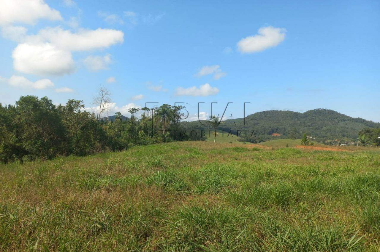 Imagem Casa com terreno de 6 mil m² + terreno ao lado de 5 mil m² a Venda em Guaramirim