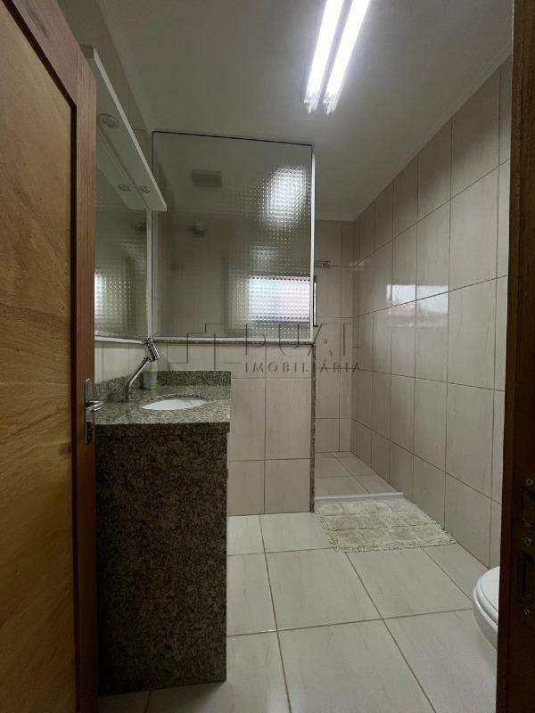 Imagem Casa com ótima localização à venda no bairro Nova Brasília.